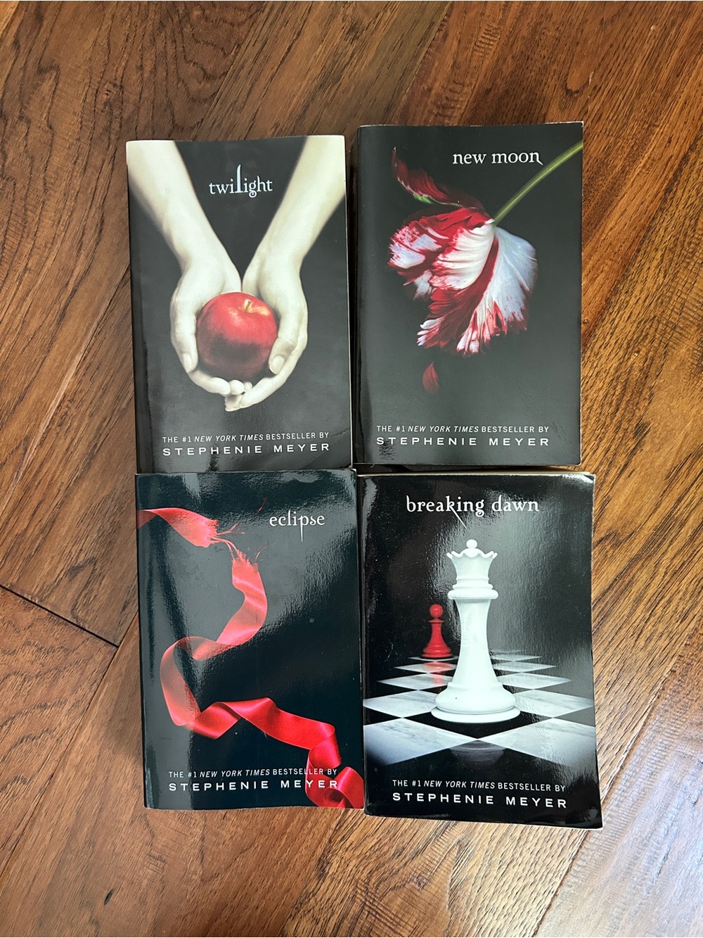 Twilight Saga Paper Books 1-4 New Moon, Eclipse, Breaking Dawn - Good Condition